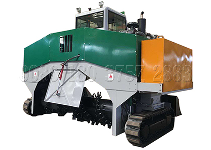 Self-propelled compost turner for farm waste disposal