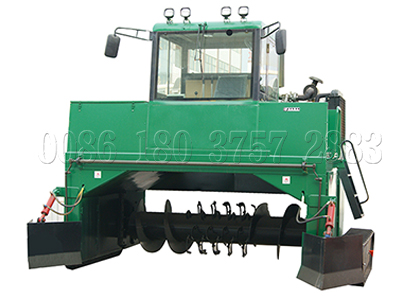 Crawler type compost turner for bio organic fertilizer composting