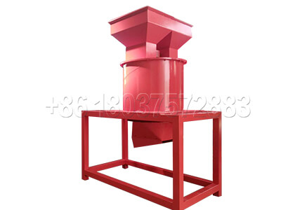 Vertical crusher for making farm waste fertilizer